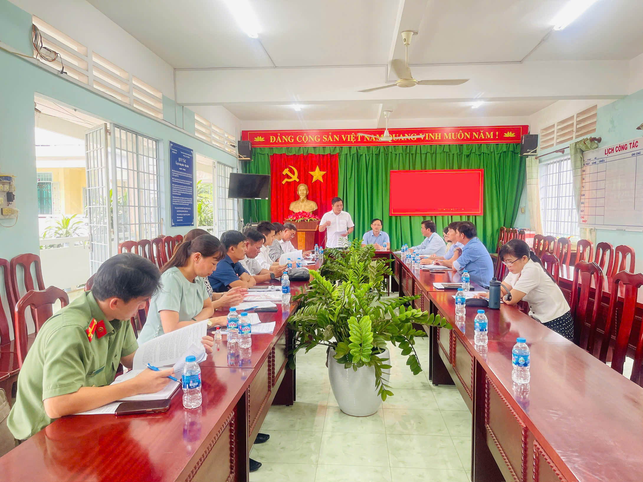 Đoàn kiểm tra số 01 của Ban Thường vụ Huyện ủy làm việc với chi bộ trường THPT Điểu Cải 